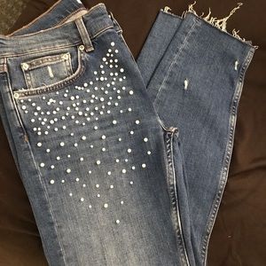 Pretty Zara - raw hem pearl embellished jeans